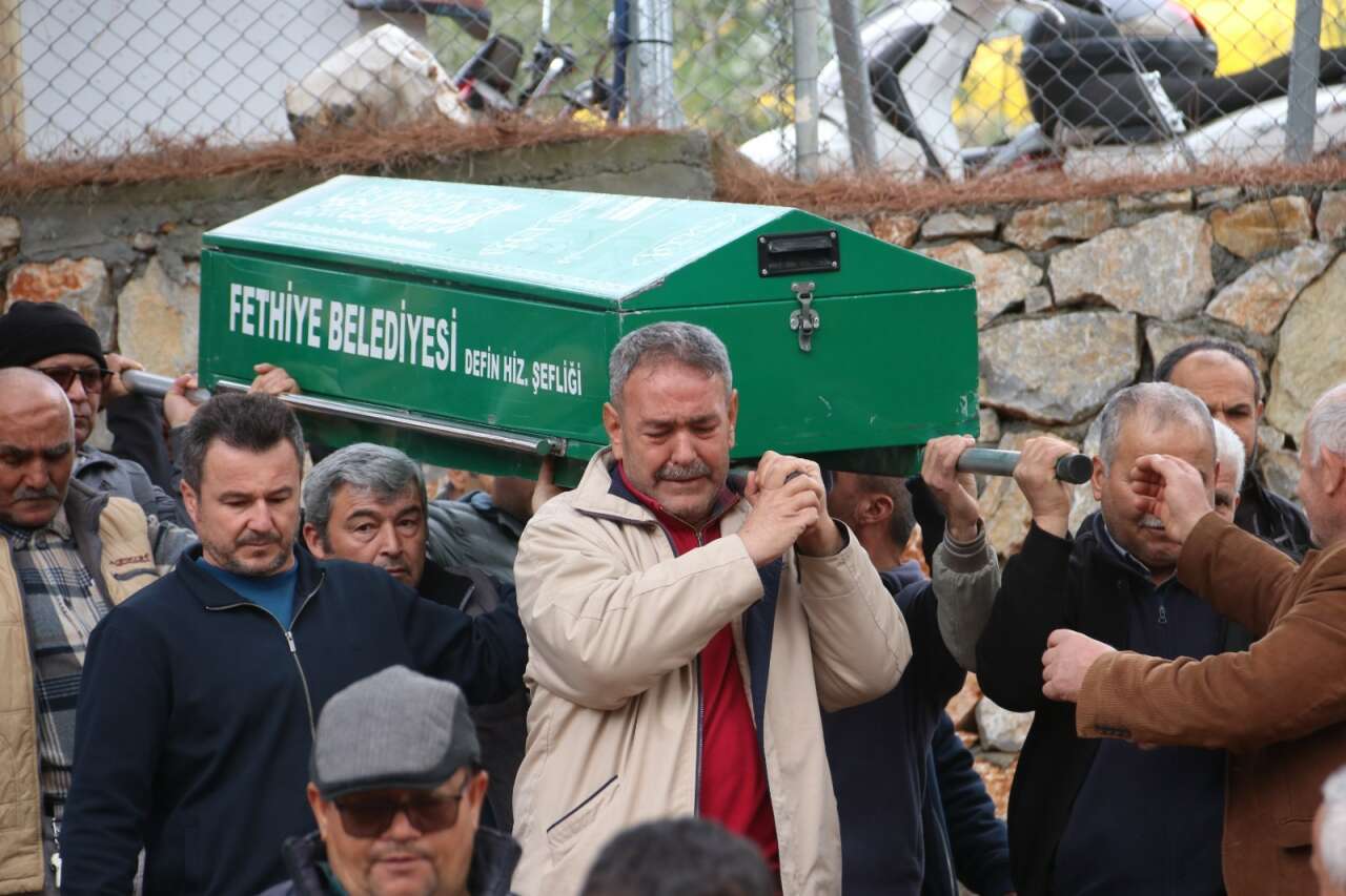 Muğla’da Yürek Yakan Kaza: İkizlerden Biri Hayata Veda Etti 6